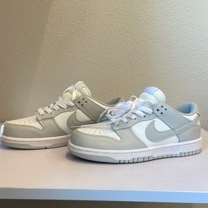 Women Nike Dunk Low photon Dust size 8